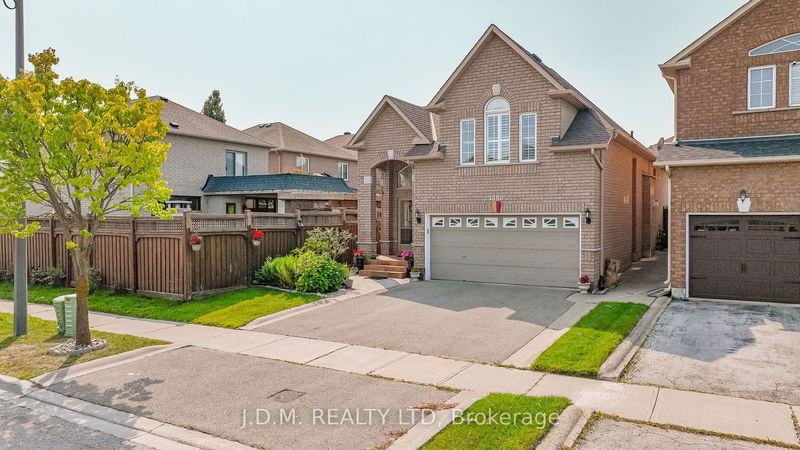 1350 Clarence St  Vaughan, L4H 1T1 | Image 2