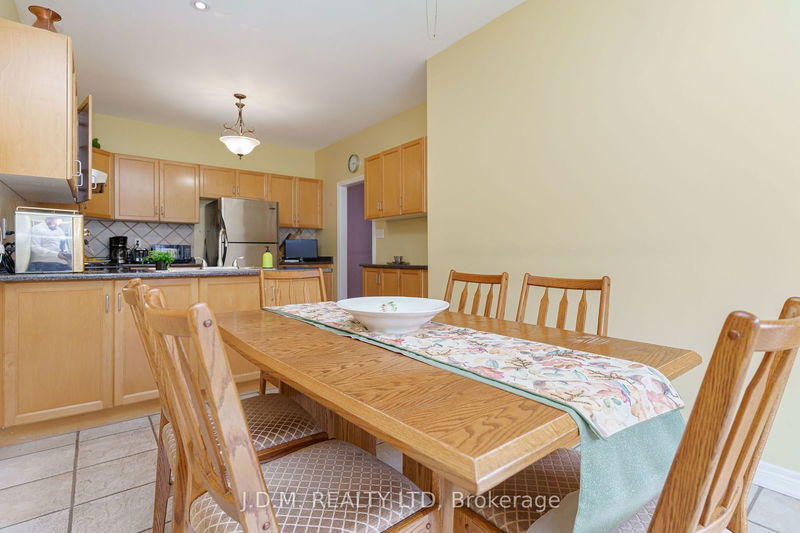 1350 Clarence St  Vaughan, L4H 1T1 | Image 23