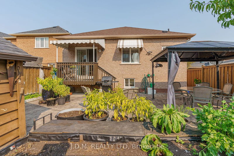 1350 Clarence St  Vaughan, L4H 1T1 | Image 35