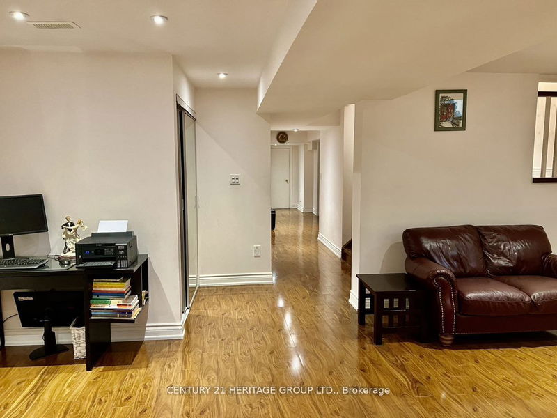 8 Picnic St  Richmond Hill, L4E 5C3 | Image 23