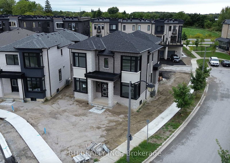 29 Golden Fern St, Markham, L6B 0V5 | Image 2