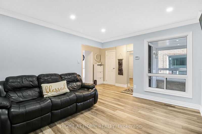 98 Upton Cres  Markham, L3R 3T4 | Image 11