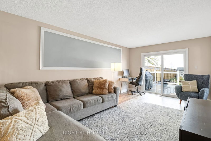 98 Upton Cres  Markham, L3R 3T4 | Image 9