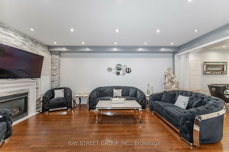 31 Aster Dr  Vaughan, L4H 4H8 | Image 7