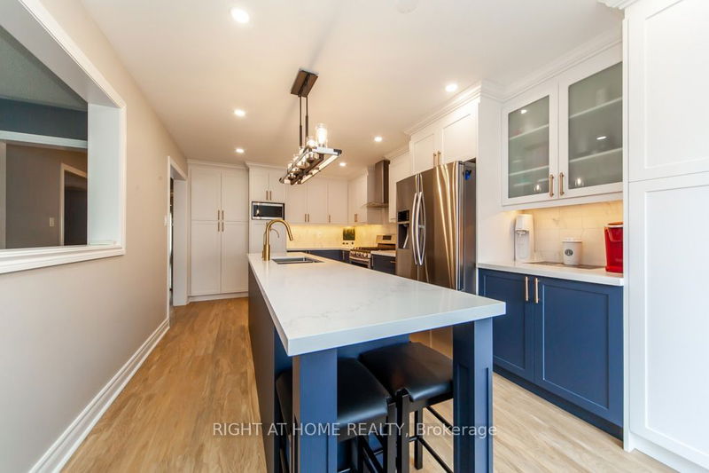 232 Karl Rose Tr  Newmarket, L3X 3J2 | Image 12