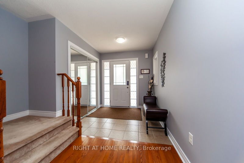 232 Karl Rose Tr  Newmarket, L3X 3J2 | Image 2