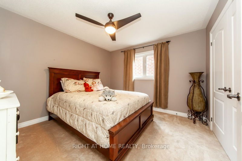 232 Karl Rose Tr  Newmarket, L3X 3J2 | Image 23