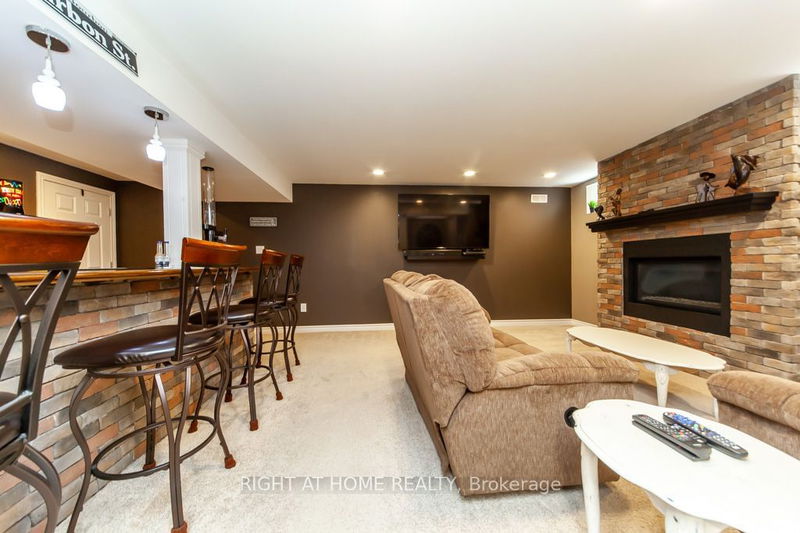 232 Karl Rose Tr  Newmarket, L3X 3J2 | Image 27