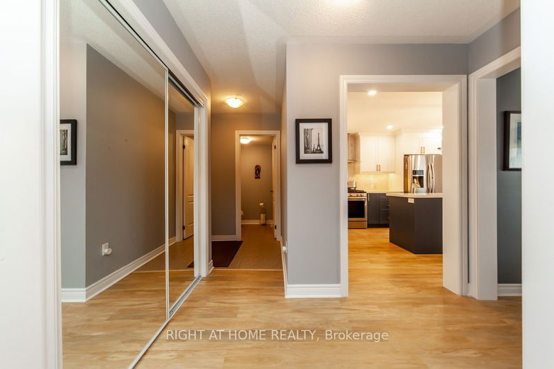 232 Karl Rose Tr  Newmarket, L3X 3J2 | Image 5