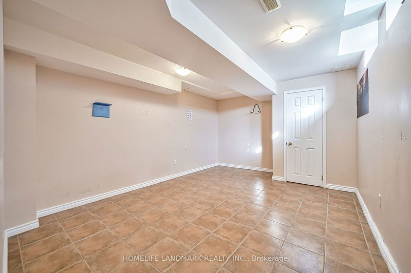 86 Heathfield Ave  Markham, L6C 3C1 | Image 37