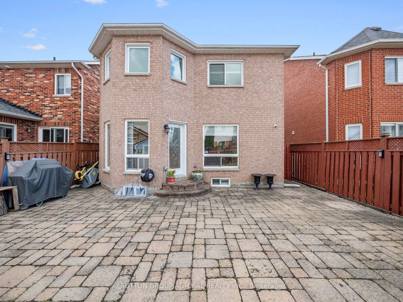 606 Heddle Cres  Newmarket, L3X 2J5 | Image 29