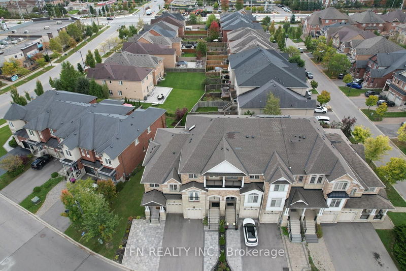 21 Wolf Creek Cres  Vaughan, L6A 4C6 | Image 35