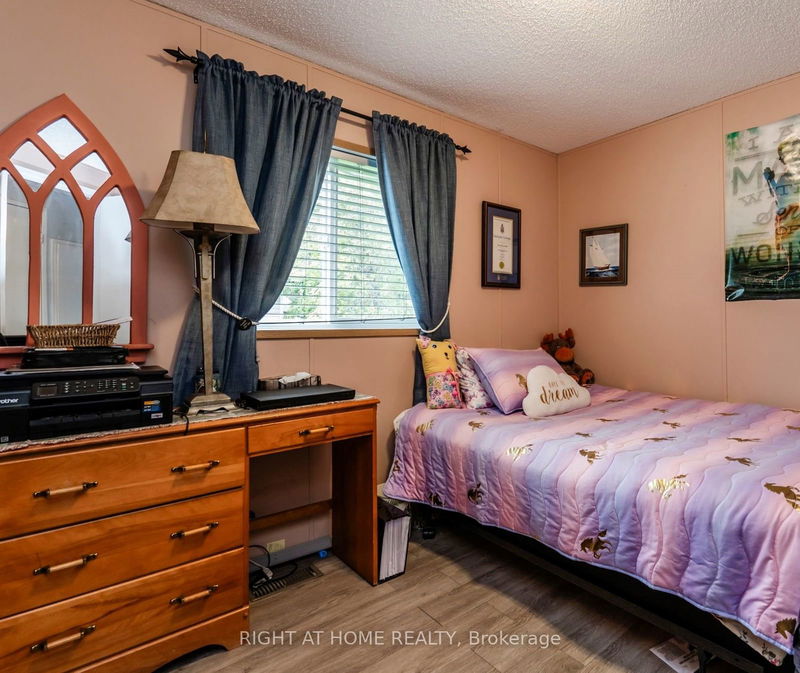 58 Shamrock Cres  Essa, L0M 1B0 | Image 17