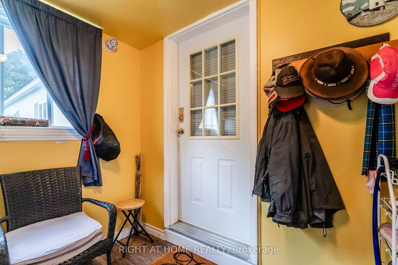 58 Shamrock Cres  Essa, L0M 1B0 | Image 21