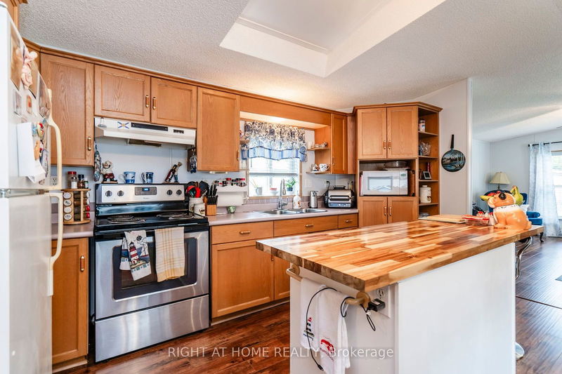 58 Shamrock Cres  Essa, L0M 1B0 | Image 5