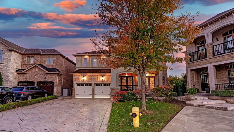 40 Meadow Ridge Crt  Vaughan, L6A 0C3 | Image 2