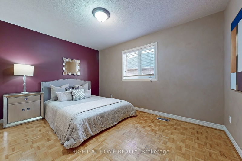 49 Giotto Cres  Vaughan, L6A 3N8 | Image 24