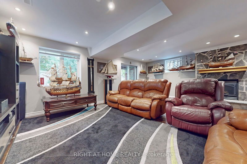 49 Giotto Cres  Vaughan, L6A 3N8 | Image 31