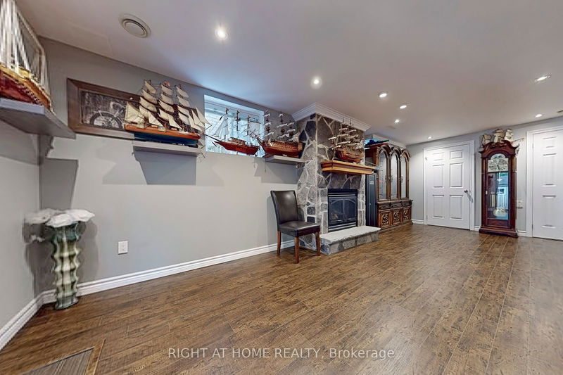 49 Giotto Cres  Vaughan, L6A 3N8 | Image 33