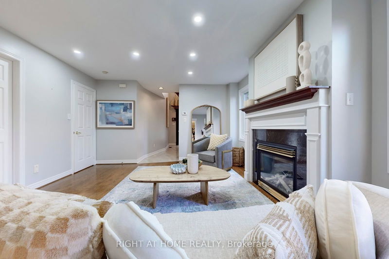 49 Giotto Cres  Vaughan, L6A 3N8 | Image 7