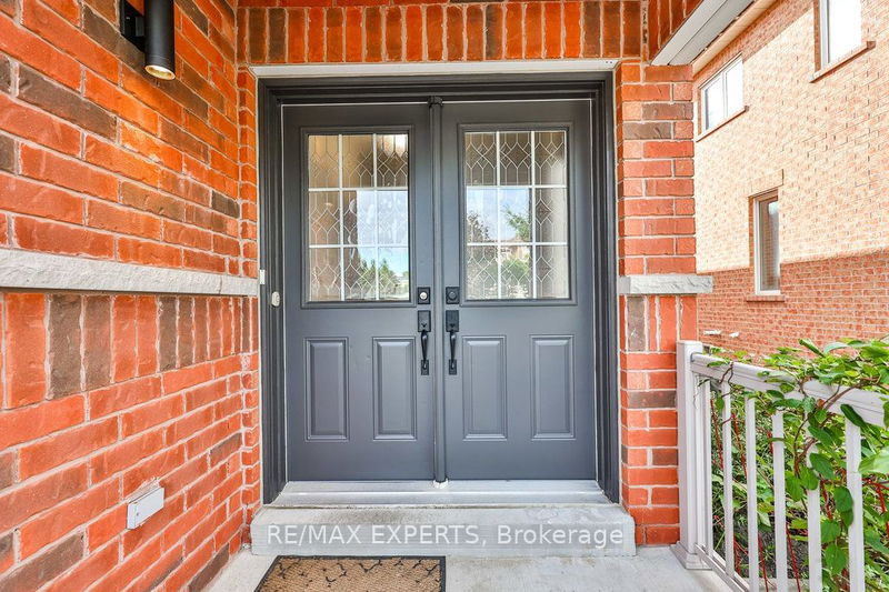 133 Aikenhead Ave  Richmond Hill, L4S 0C6 | Image 2