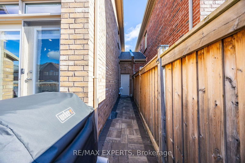 10 Claudview St  King, K6H 5R6 | Image 35