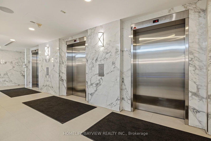 411 - 309 Major Mackenzie Dr E, Richmond Hill, L4C 9V5 | Image 3