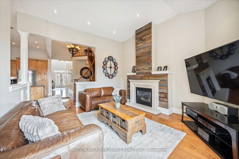 10 Sunrise Ridge Tr  Whitchurch-Stouffville, L4A 0C9 | Image 15