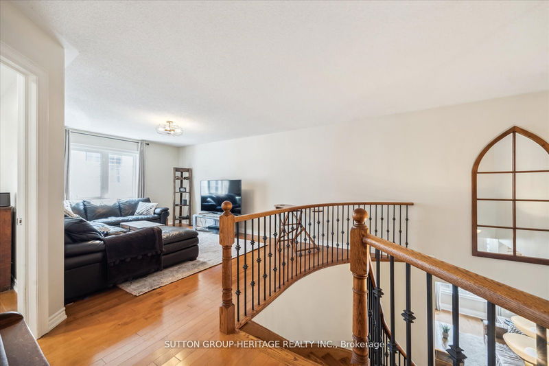 10 Sunrise Ridge Tr  Whitchurch-Stouffville, L4A 0C9 | Image 24