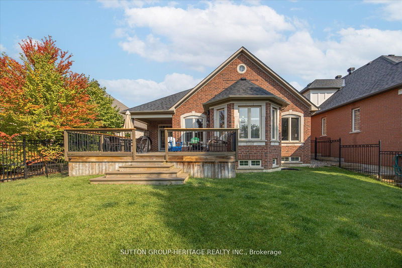 10 Sunrise Ridge Tr  Whitchurch-Stouffville, L4A 0C9 | Image 31