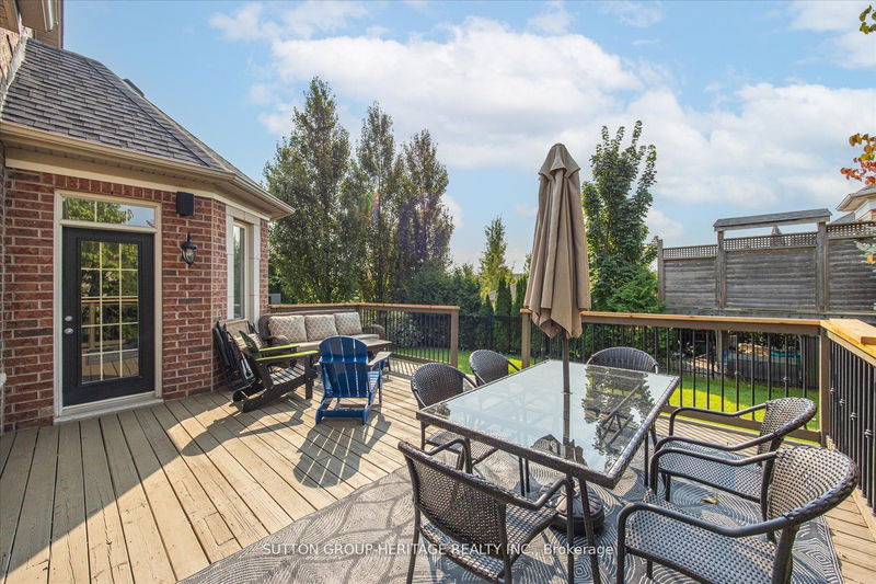 10 Sunrise Ridge Tr  Whitchurch-Stouffville, L4A 0C9 | Image 32