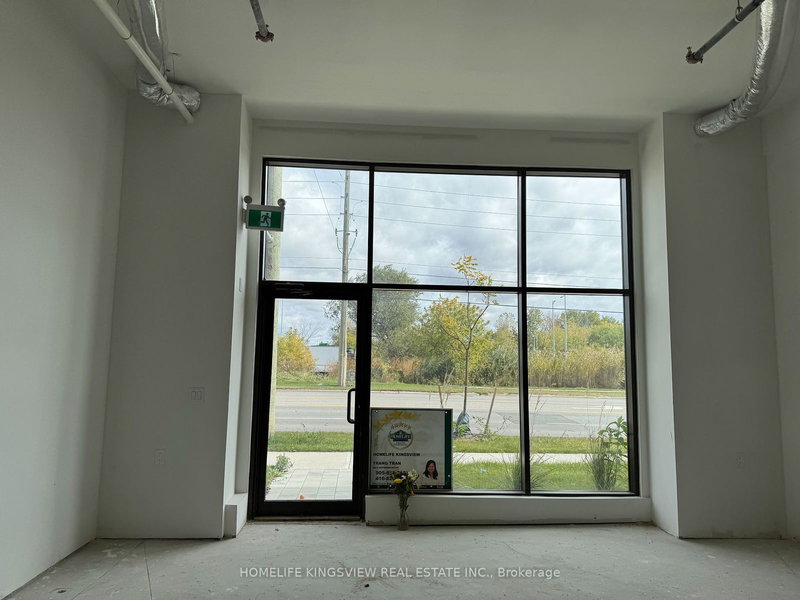 3 - 200 Dissette St, Bradford West Gwillimbury, L3Z 3G8 | Image 2