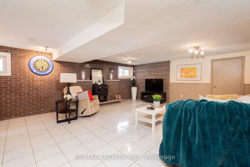 30 Arran Cres  Vaughan, L4L 1G5 | Image 28