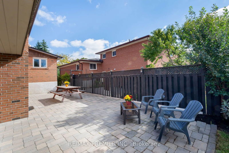 30 Arran Cres  Vaughan, L4L 1G5 | Image 33