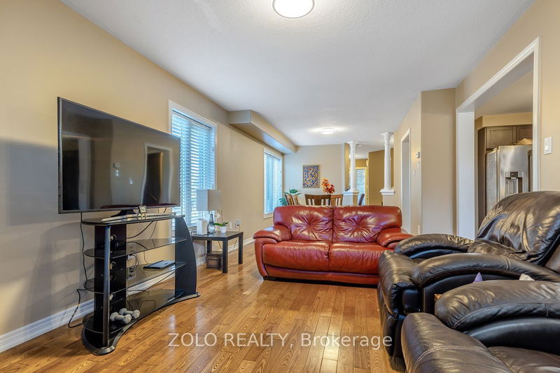 49 Christina Cres  Bradford West Gwillimbury, L3Z 0B1 | Image 11