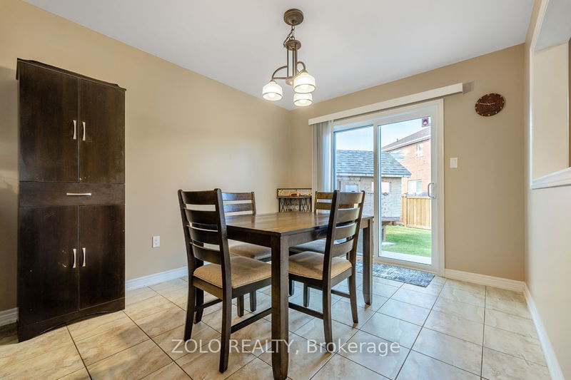 49 Christina Cres  Bradford West Gwillimbury, L3Z 0B1 | Image 12