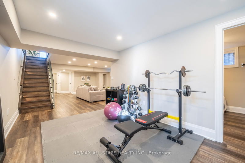 22 Mitchell Dr  Whitchurch-Stouffville, L4A 2X9 | Image 28