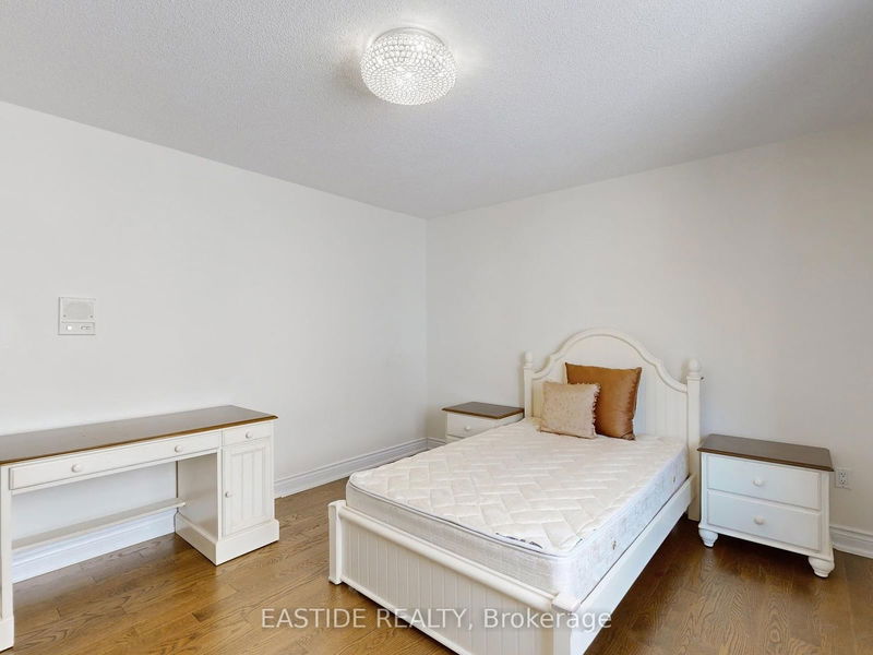 27 Brimwood Cres  Richmond Hill, L4B 4B6 | Image 19