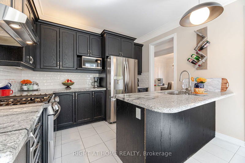 6 Leith Dr  Bradford West Gwillimbury, L3Z 0G5 | Image 18