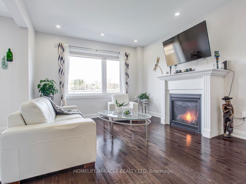 44 Festival Crt S East Gwillimbury, L9N 0N8 | Image 11