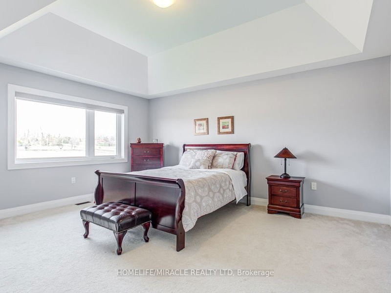 44 Festival Crt S East Gwillimbury, L9N 0N8 | Image 25