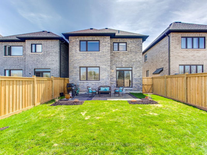 44 Festival Crt S East Gwillimbury, L9N 0N8 | Image 4