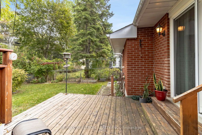 111 Avenue Rd  Newmarket, L3Y 1N2 | Image 33