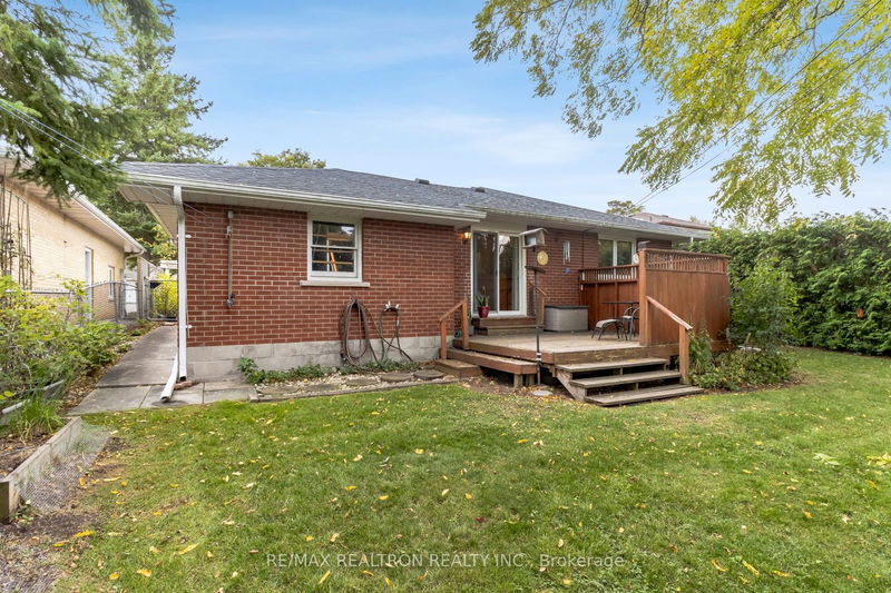 111 Avenue Rd  Newmarket, L3Y 1N2 | Image 34