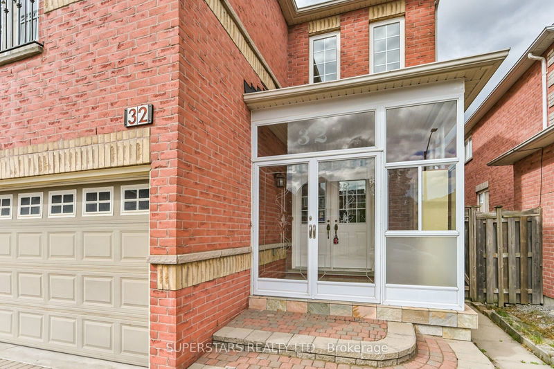 32 Thornton St  Markham, L3S 4P7 | Image 2