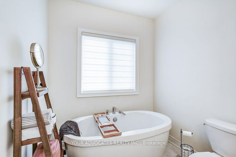 20 Drizzel Cres  Richmond Hill, L4E 1G8 | Image 18