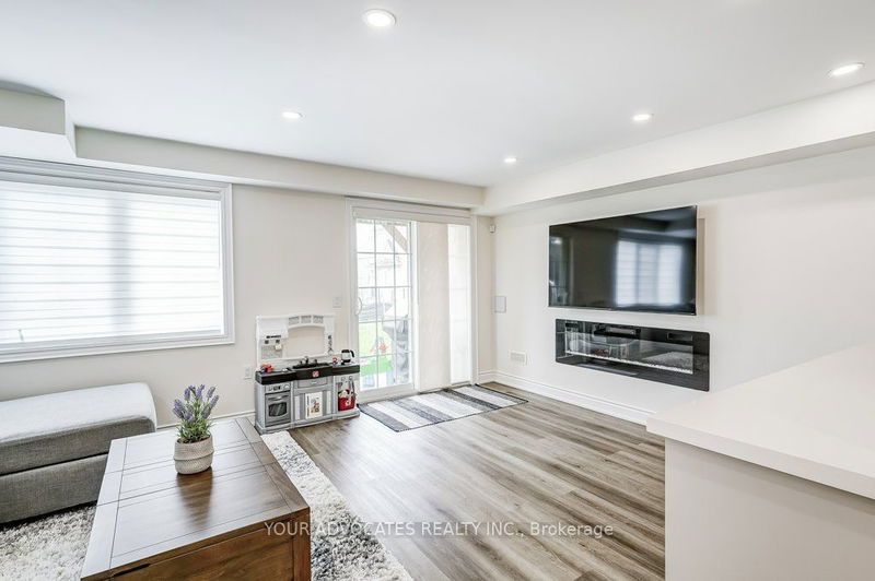 20 Drizzel Cres  Richmond Hill, L4E 1G8 | Image 27