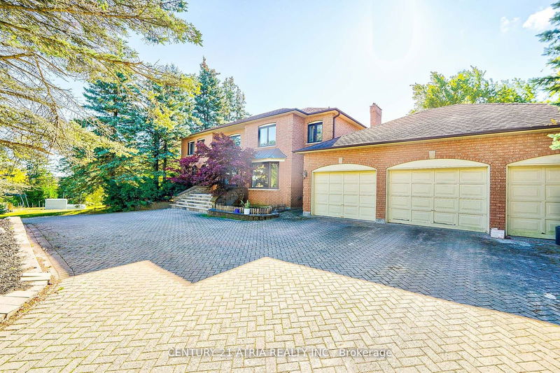 3 Deer Run Crt  Richmond Hill, L4E 3M1 | Image 2