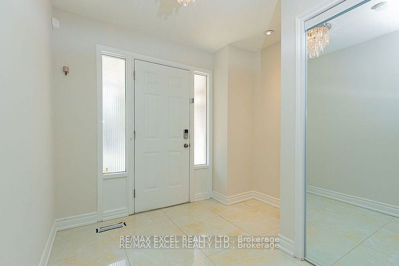  45 - 653 Village Pkwy  Markham, L3R 2R2 | Image 2