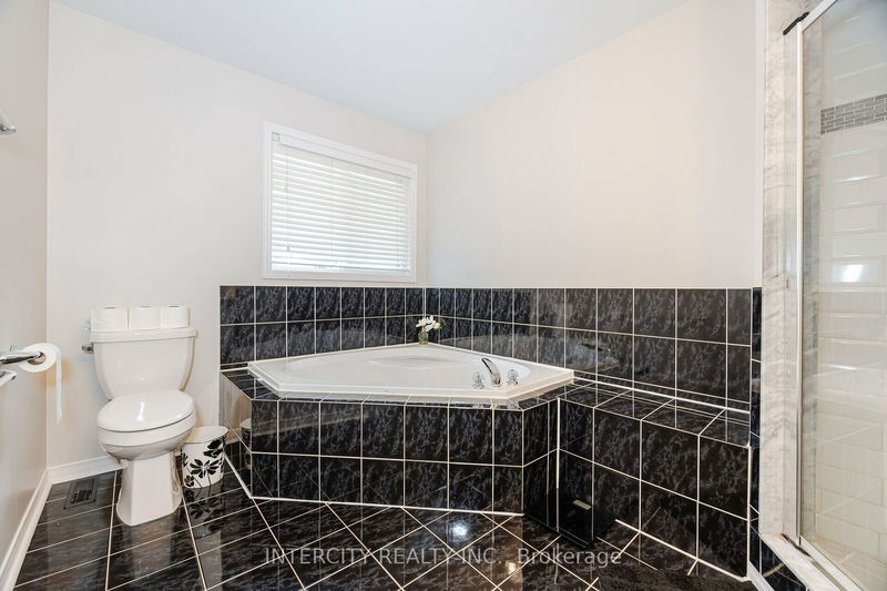 71 Echo Ridge Cres  Vaughan, L4H 2K1 | Image 25